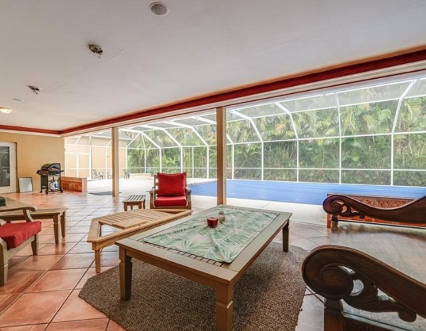 large lanai pool area
