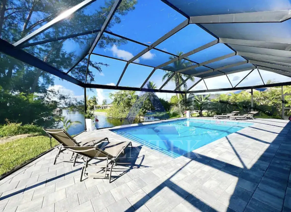 Duplex pool area