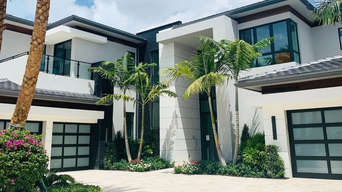 Contemporary South Florida home architecture